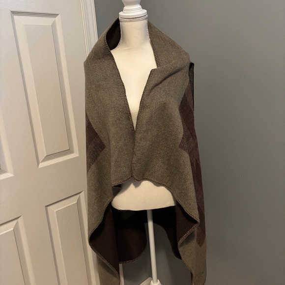 Reversible Sleeveless Sweater Vest - Picture 1 of 5